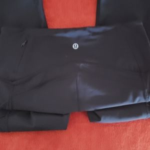 Lululemon black crop leggings sz6